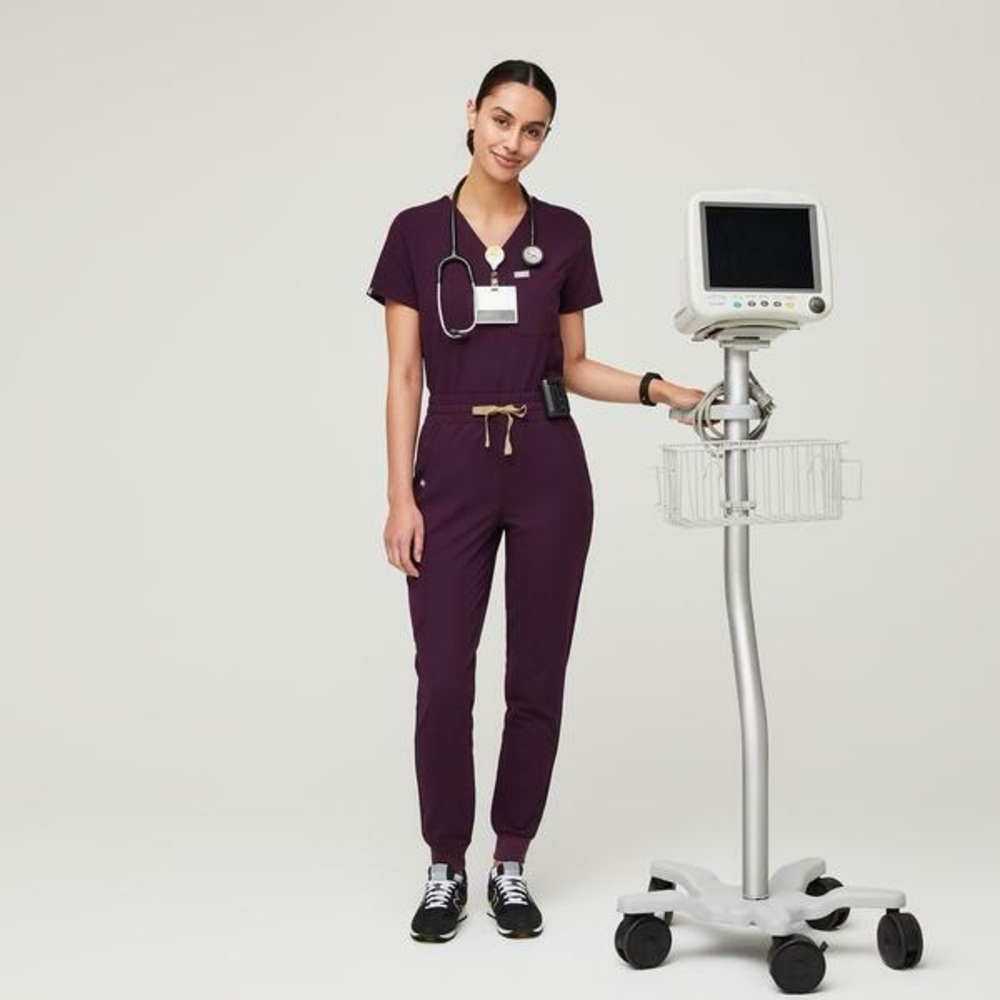 FIGS DEEP PURPLE Scrub Set
